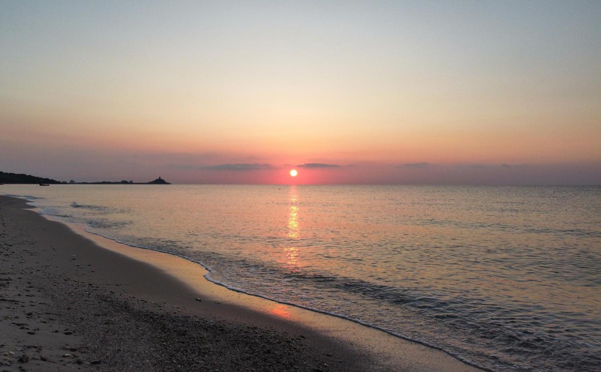 Hotel Mare Pineta ซานตา มาร์เกรีตา ดิ ปูลา ภายนอก รูปภาพ