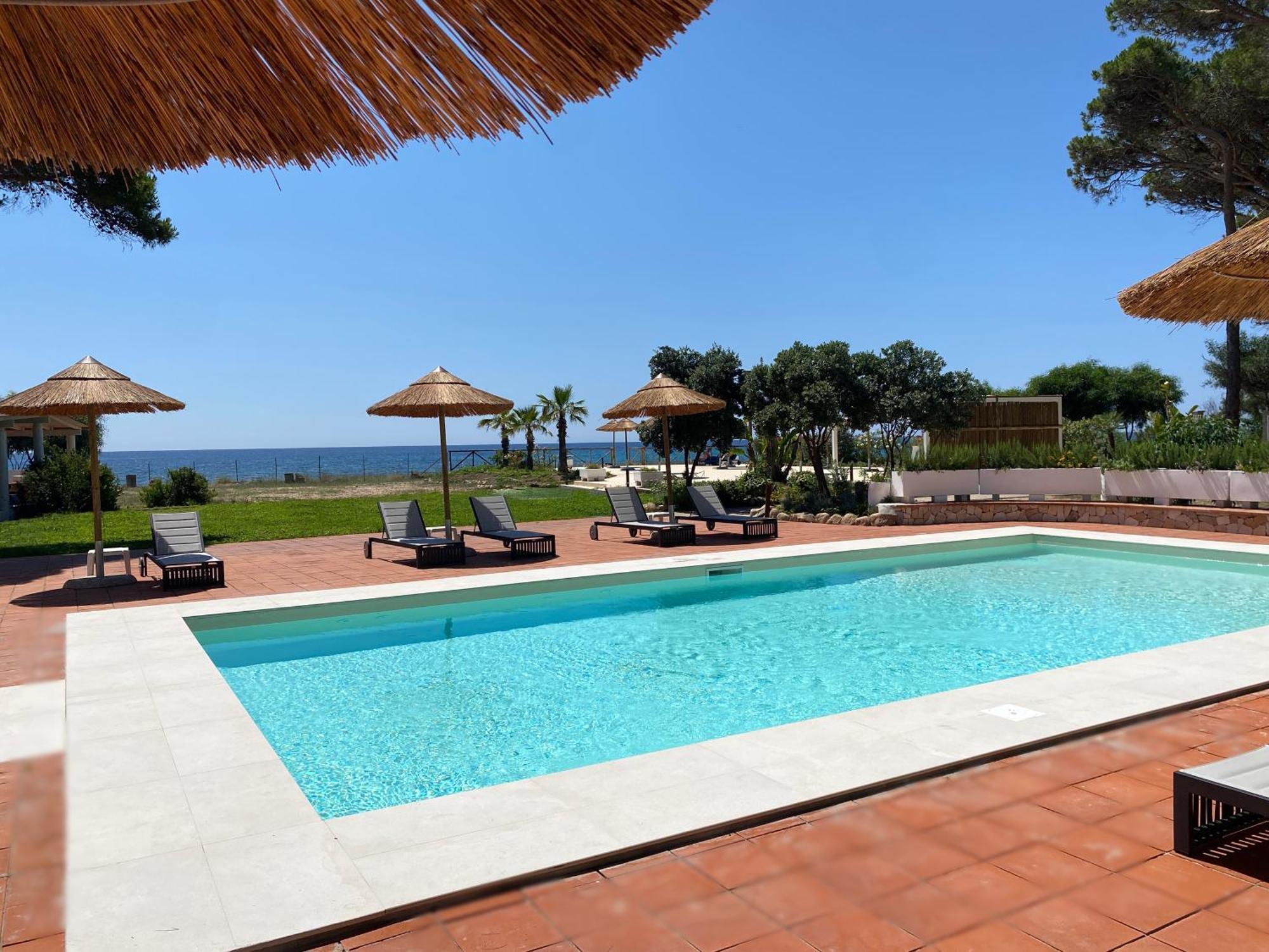 Hotel Mare Pineta ซานตา มาร์เกรีตา ดิ ปูลา ภายนอก รูปภาพ